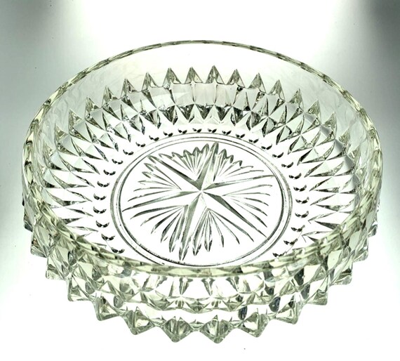 Mid Century Glass Serving Dish with Heavily Detailed Texture Salad Bowl, Fruit Bowl