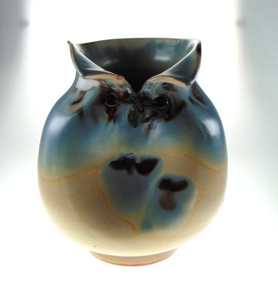 Mid Century Dimple Vase by MG Ahoyo, Spanish Studio Pottery