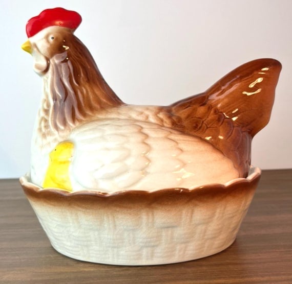Vintage Chicken Egg Holder 1950s Ceramic Egg Holder Mother Hen & Two Chicks
