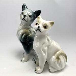 2 Vintage Cats Figurines in Porcelain. Small Porcelain Cat Ornaments