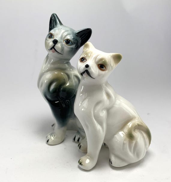 2 Vintage Cats Figurines in Porcelain. Small Porcelain Cat Ornaments