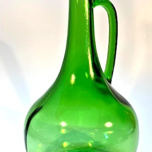 Vintage Green Glass Decanter: Mid-Century Water/Wine Flagon