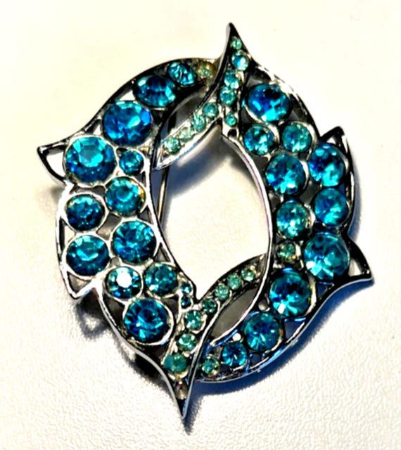 Mid Century Aqua Blue Rhinestone Brooch in a Silver Metal Vintage Pin Brooch VGC