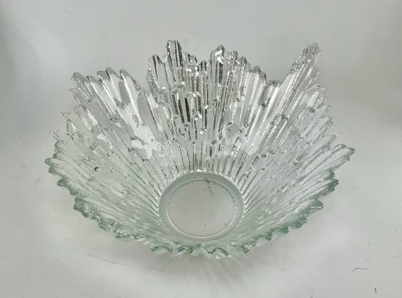 Mid Century Glass Bowl "Northern light" Tauno Wirkkala for Humppila. Mid Century Glass Decorative Bowl  in Scandinavian Glass