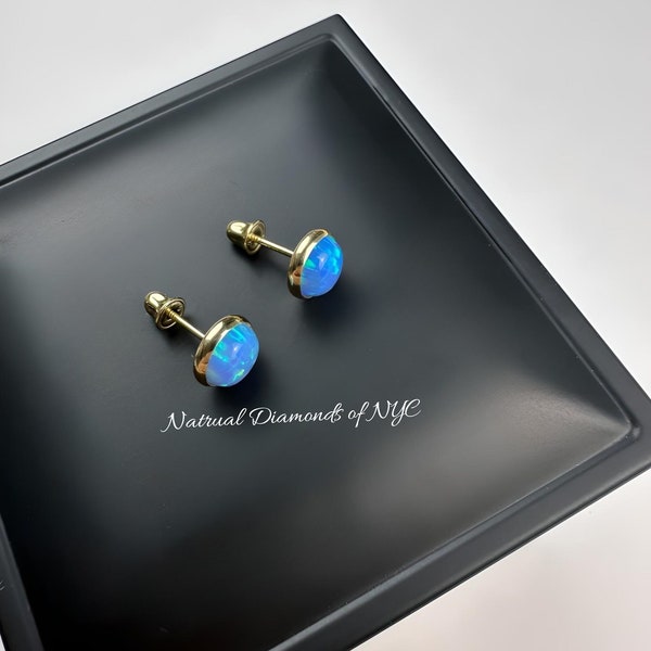 Puces d'oreilles opale bleue en or massif 14 carats, clous d'oreilles opale bleue sertie clos, or massif 14 carats, fond vissé, boucles d'oreilles en opale, boucles d'oreilles délicates