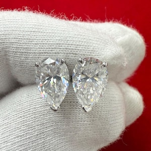 1.00 ct to 5.00 ct Pear Shape Moissanite Stud Earrings in Push Back