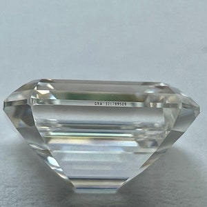 GRA Certified Loose Moissanite Emerald Cut Stones D VVS1 Sizes 4x6 mm 5x7 mm 6x8 mm 7x9 mm USA Stock image 3
