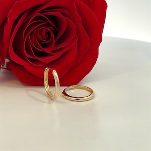 Winzige Einfache Creolen • 14k Gold Zierliche Ohrringe • Huggie Creolen Ohrringe • Gemusterte Ohrringe • Minimalistische Ohrringe • Geschenk für Sie