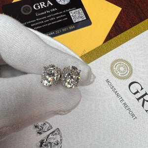 GRA Certified 1.00 ct to 12,00 ct Oval Shape Moissanite Stud Earrings in Screw Back