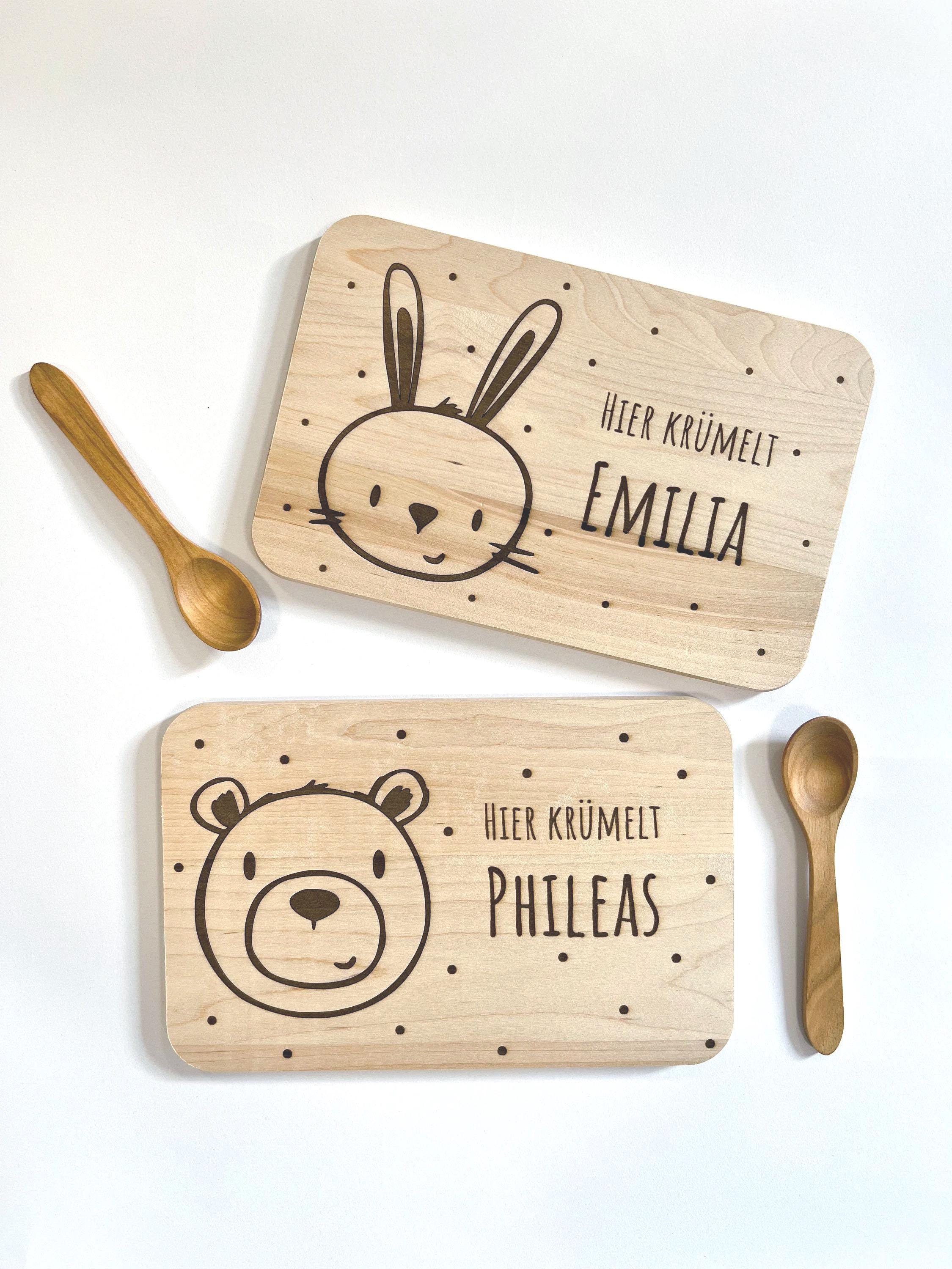 Personalisiertes Brotzeit Brett: 'Hier Krümelt...' Mit Tier-Motiv – Aus Unbehandeltem Buchenholz