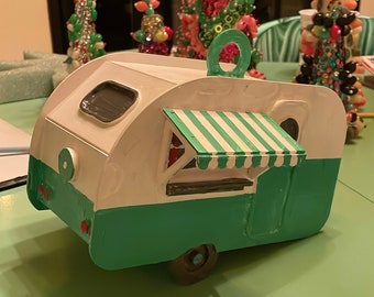 Trailer Home Birdhouse