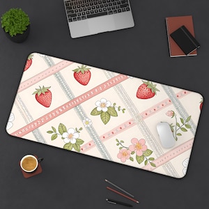 Erdbeer Patchwork Schreibtisch Matte Kokette Ästhetik Maus Pad Vintage Blumen Quilt Muster Niedliche Cottagecore Schreibtisch Dekor Erdbeer Patch Schreibtischmatte