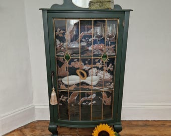 SOLD! Vintage display unit/drinks cabinet green