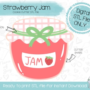 Op de afbeelding: Een digitaal STL-bestand voor een koekjesuitsteker in de vorm van een pot met aardbeienjam met een roze en wit geruit deksel, een groene strik en een label met de tekst "JAM" met een aardbei erop.
