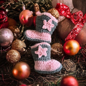 Crochet baby cowboy boots, crochet booties, cowboy boots, girls boots,  newborn shoes, crochet pink cowboy boots, winter boots, kids shoes