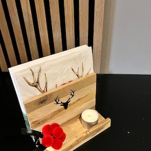 Napkin holder|Napkin holder Black Forest made of blocks with deer and Bollenhut