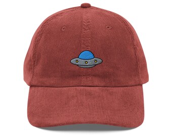 UFOヴィンテージハット – 刺繍入りエイリアン宇宙船コーデュロイキャップ | SFギフト、スペースコア美学、ブラックダッドハット