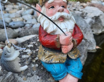 Garden Gnome Fishing & Rod + Fish Sitting 23cm Novelty Gift Present - UK SELLER
