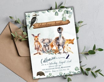 Op de afbeelding: Een verjaardagsuitnodiging met een aquarel-illustratie van een emu, koala, kangoeroe en kookaburra. De uitnodiging is voor Catharine's 2e verjaardagspartij op 23 augustus. De tekst luidt "Adventure Awaits, Catharine's turning 2, Join us on Saturday August 23rd between 11am-2pm, 123 Adventure Drive, Melbourne, RSVP to Anna on 0123 456 799".