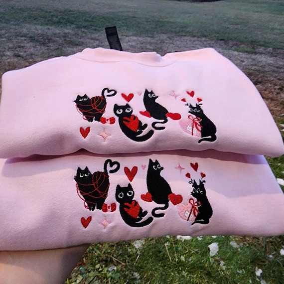 Embroidered cute cat Sweatshirt, Valentine's Day Black Cat Sweater, Cat Mama Embroidery Sweater For Gifts, Cute meow Cat crewneck