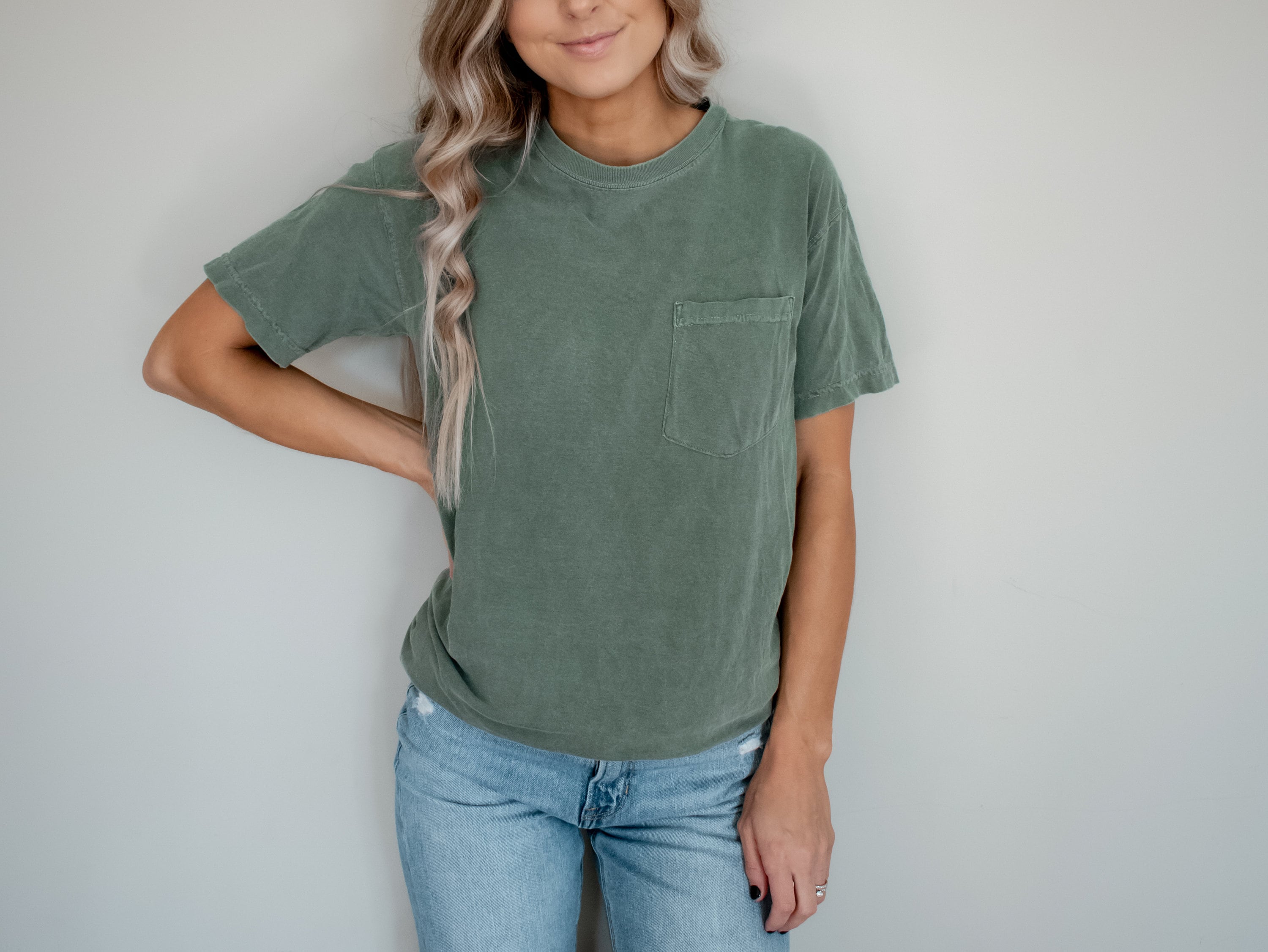 Comfort Colors T Shirt With Pocket,Color Washed T-Shirts for Women,100% Cotton Garment Dyed Pocket Tee Oversized Boho Style Shirt,Unisex Tee