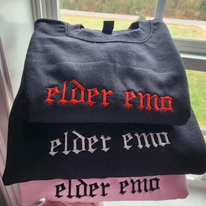 Broderad rundhalsad tröja med emomotiv från äldre, specialdesignade emokläder för goth punkrock, goth-gåva för vildmamma, det var aldrig en fas emo-broderi