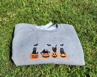 Broderad tröja med Halloween-motiv, katttröja för hösten, söta katter i pumpor, tröja för hösten och den läskiga säsongen, broderi