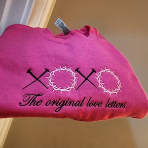 Sudadera bordada Xoxo, regalos de San Valentín para ella, prendas cristianas, cartas de amor, las cartas de amor originales, sudadera con cuello redondo