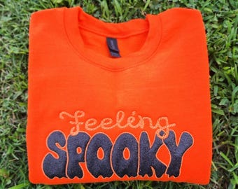 Felpa ricamata "Feeling Spooky Halloween", maglione autunnale di Halloween, la stagione spettrale è arrivata, felpa Love Fall Horror, carina e spettrale