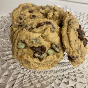 Mint Chocolate Chip Cookies