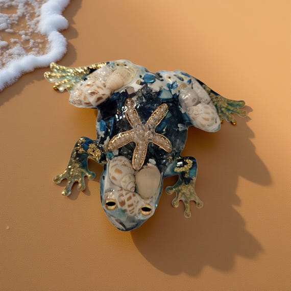 Crystal Quartz / Frog Figurine/  Gemstone /  Collectors frog/ Ocean lovers handmade gift