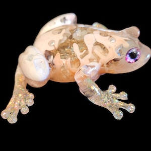 Jade Frog  / amphibian/ Frog / Gemstone Frog / custom / Frog lovers gift / Frog gift/ Frog collectors. Handmade