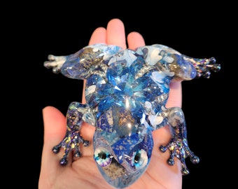 Blue lapis Resin frog/ Gemstone Frog / custom / Frog lovers gift / Frog gift/ Frog collectors. Handmade resin and stone frog