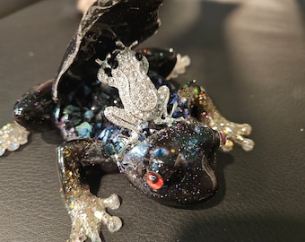 Black obsidian Resin Frog/ Glass / amphibian/ Frog / Gemstone / custom / dragon / gift/ Lizard/ inspiration art /Frog lover gifts