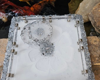 White and silver handmade ottoman tray, Large handmade resin serving tray with glass rim and silver rails, Man cave whiskey or bar display