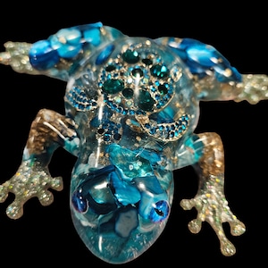 Blue ocean Resin Frog/ Glass / amphibian/ Frog / Gemstone / custom / turtle / gift/ Frog lover gift/ Collectable Frog/ Handmade frog art