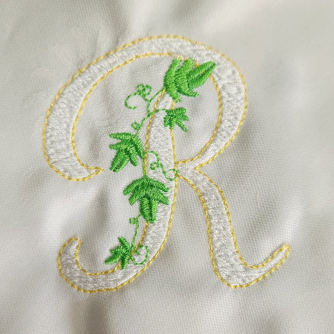 Green Ivy Vine Personalized Monogrammed Dinner Napkins. Makes Great