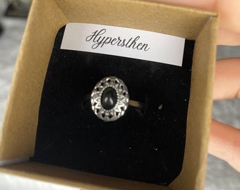 Bague en cuivre blanc avec hypersthène, réglable