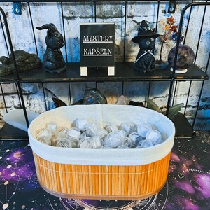 Mystery Kapsel – Überraschung mit buchigem Inhalt | Geschenk für Bücherfreunde | Leseratte Überraschungspaket