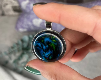 Glas Cabochon Anhänger mit schwarzen Kette aus Kunstleder