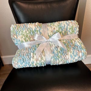 Custom Chunky Baby Blanket | Hand Knit Chunky Blanket | Chunky Blanket | Gift Ideas for Baby Shower | Baby Shower Gift