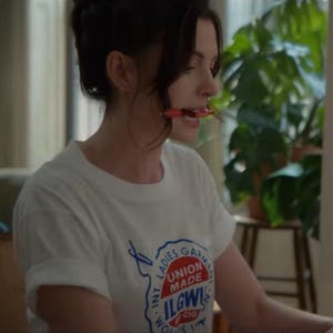 El Sindicato Internacional de Trabajadoras de la Confección (ILGWU) Anne Hathaway como Andy Sachs
