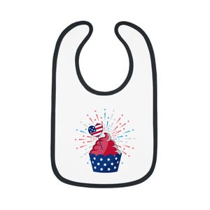Patriotic Baby Bib with Cupcake Design for Independence Day Celebrations, Baby Shower Gift, Toddler Feeding Accessories, Cute Baby Apparel,