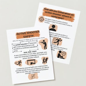 Può includere: Due poster informativi con illustrazioni in bianco e nero e testo sulla sicurezza in caso di sparatore attivo. Il primo poster ha il titolo "Sicurezza in caso di sparatore attivo" e include il testo "Uno sparatore attivo è qualcuno con un'arma che tenta di uccidere persone in un'area confinata e popolata." Il secondo poster ha il titolo "Come saprai quando è in corso un attacco di sparatore attivo?" e include il testo "Tieni presente che una situazione di sparatore attivo potrebbe non suonare come nei film."