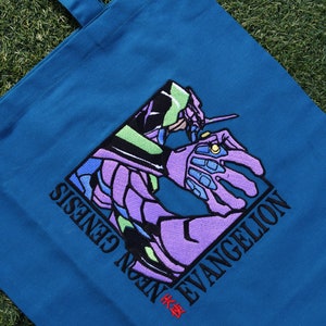 ANIME INSPIRIERTE TASCHE / Bestickte Schultertasche Eva / Umhängetasche aus 100% Baumwolle / Anime Stickerei / Blaue Umhängetasche / Geschenk für Anime-Fans
