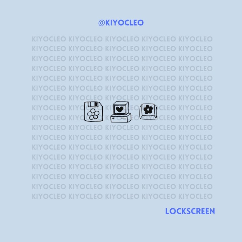 Pu&ograve; includere: Uno sfondo azzurro chiaro con il testo "@KIYOCLEO" in alto. Il testo "LOCKSCREEN" &egrave; in basso nell'immagine. Ci sono tre icone al centro dell'immagine: un floppy disk con un fiore, un computer con un cuore e un fiore in un vaso.