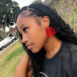 Deshret Triangle Spiral Stud Earrings