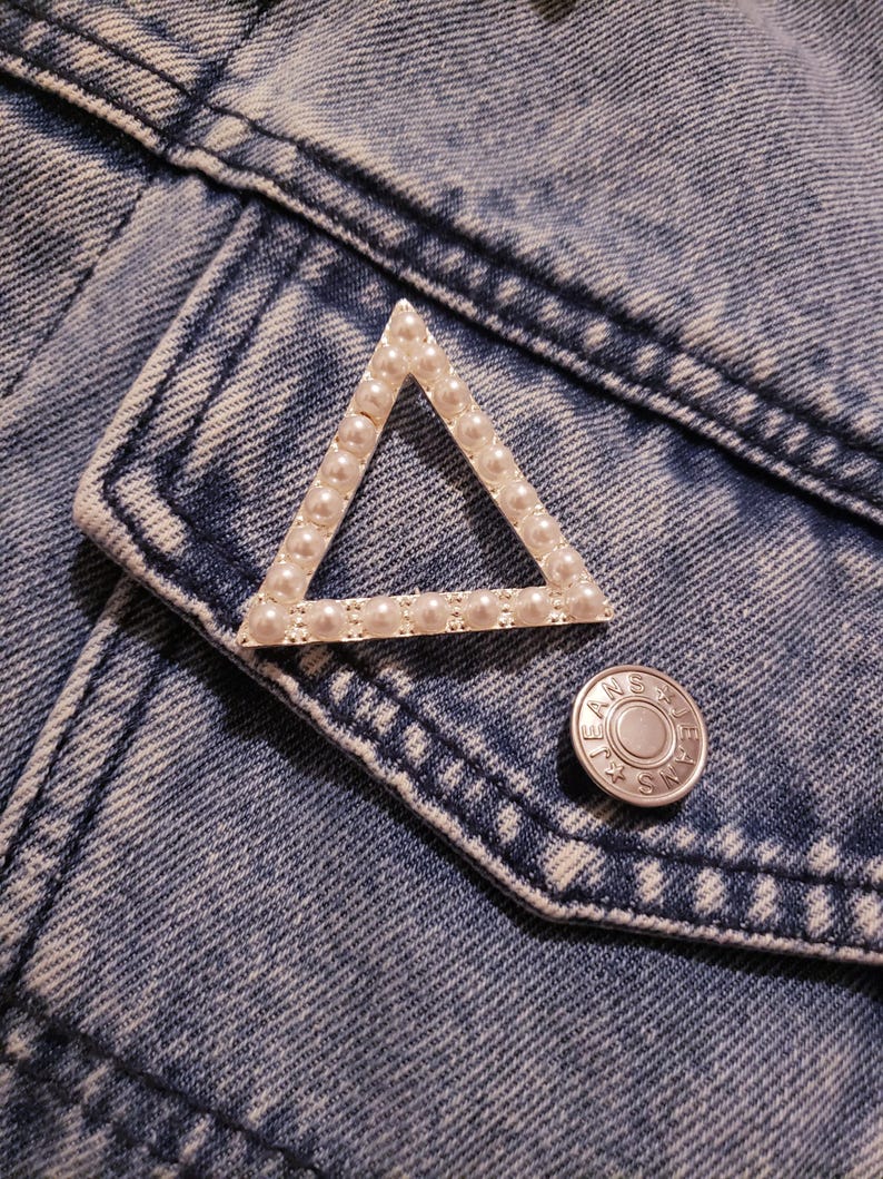 DST Pins and Brooches pyramid brooch