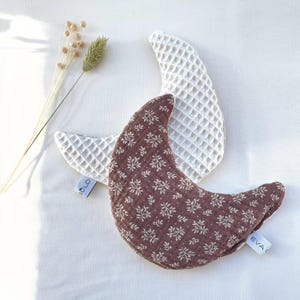 Värmedyna / Dinkelkudde / Sömnhjälpmedel / Måne / Muslin / Kastanjebrunt blommönster / 17 cm x 9 cm eller 22 cm x 14 cm