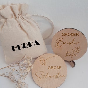 Holzschild Meilenstein Große Schwester/Großer Bruder | Runde Meilensteinkarte Holz für Kinder | Personalisierte Holzscheibe Kind mit Name